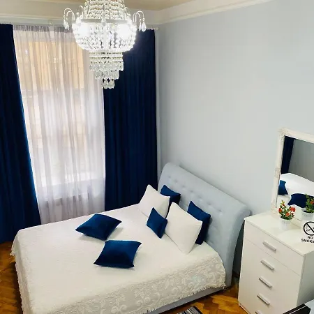 Apartment Centr Opera House 2 *